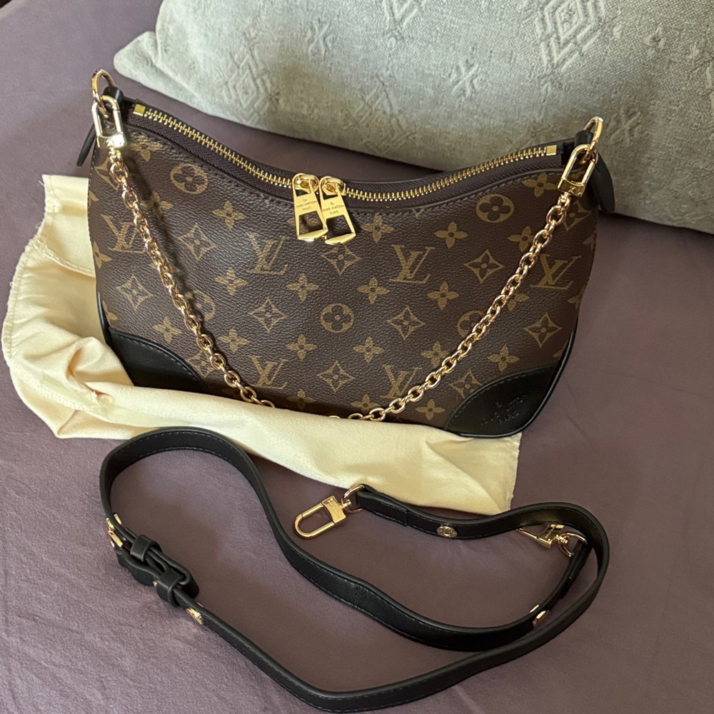 Dark Brown flower Shoulder Bag with Gold Accents
